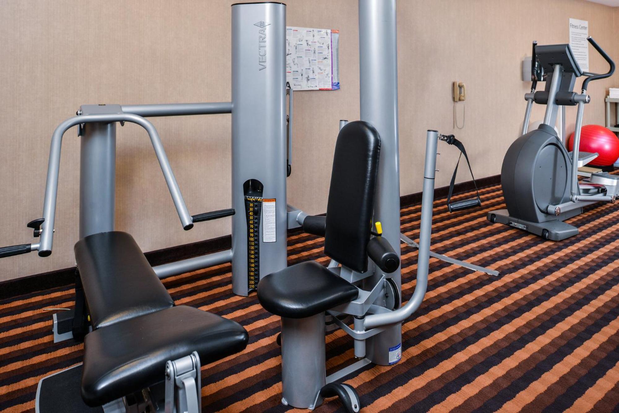 Holiday Inn Express Hotel & Suites Portland - Jantzen Beach By Ihg Экстерьер фото