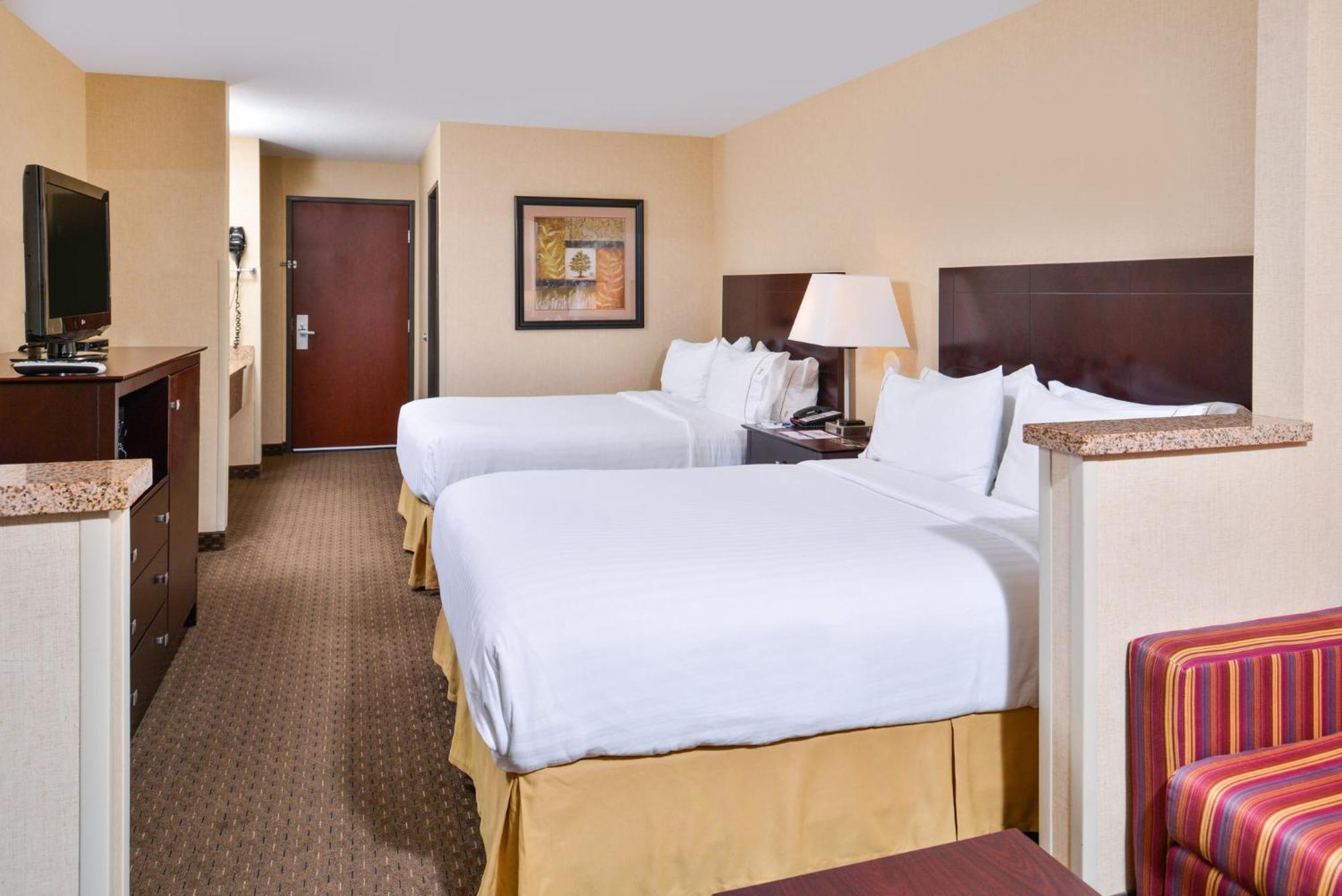 Holiday Inn Express Hotel & Suites Portland - Jantzen Beach By Ihg Экстерьер фото