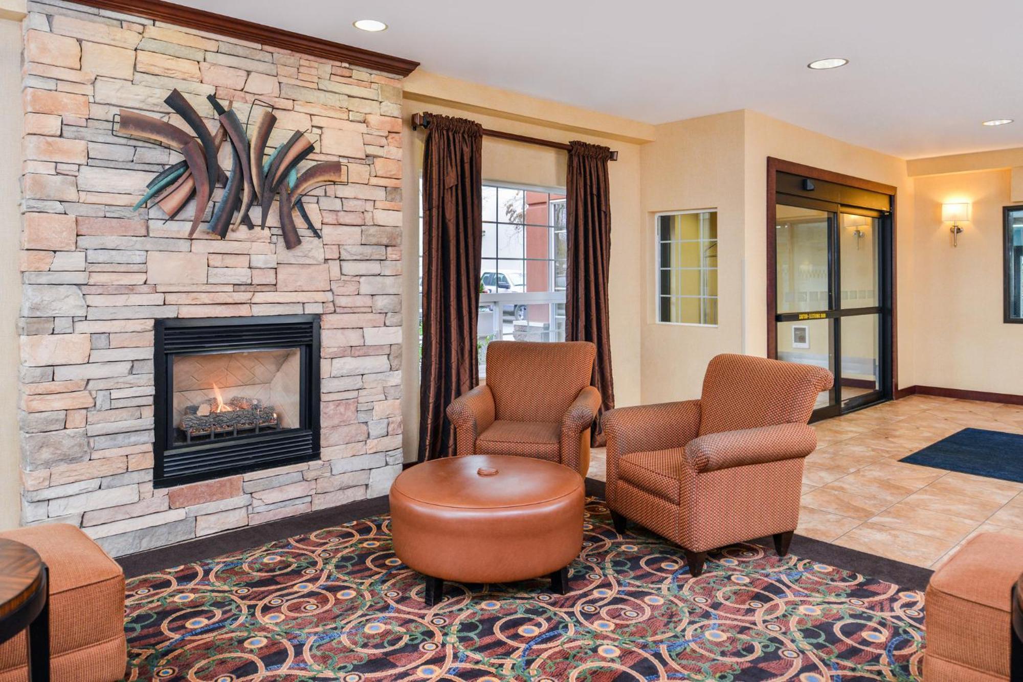 Holiday Inn Express Hotel & Suites Portland - Jantzen Beach By Ihg Экстерьер фото