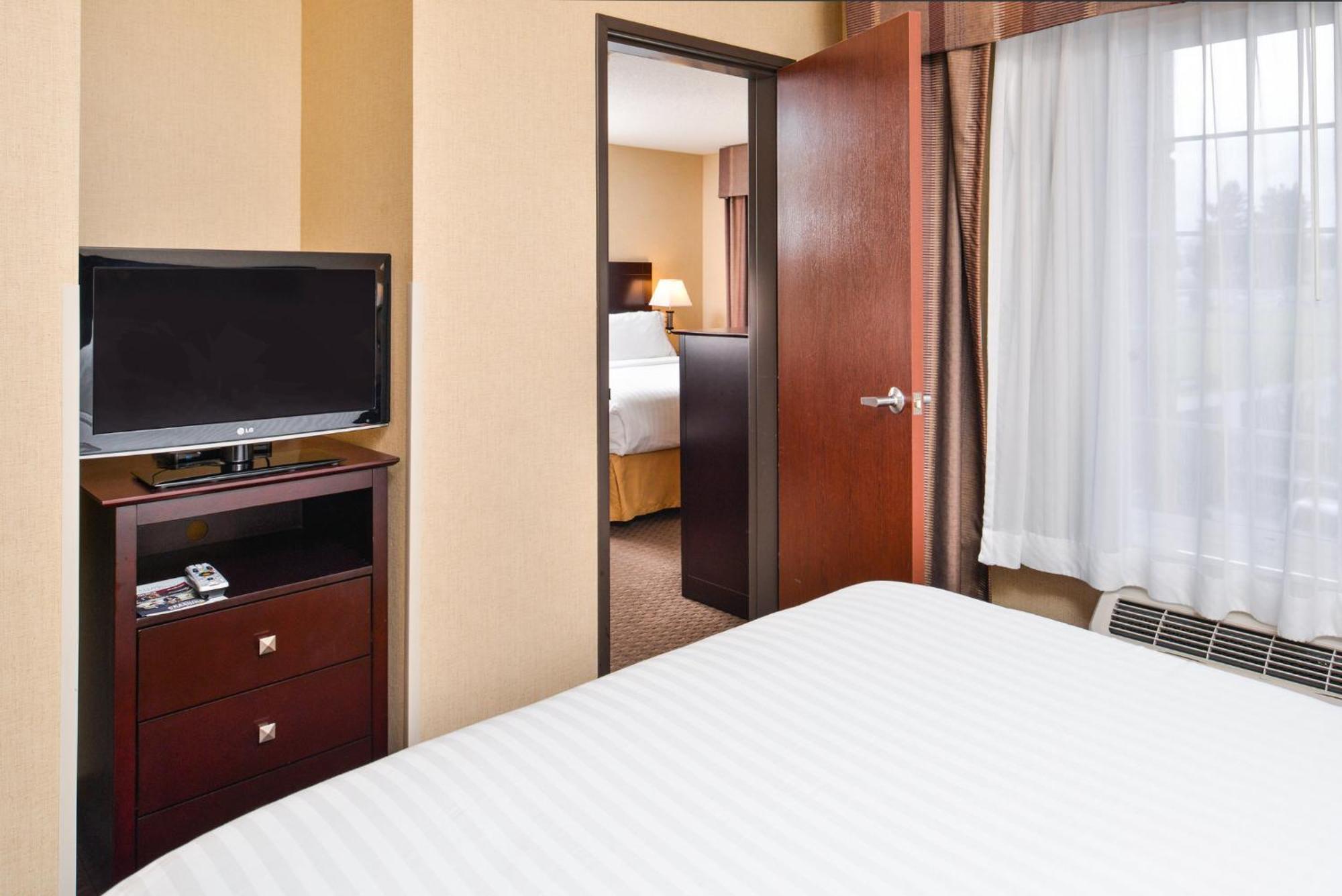 Holiday Inn Express Hotel & Suites Portland - Jantzen Beach By Ihg Экстерьер фото
