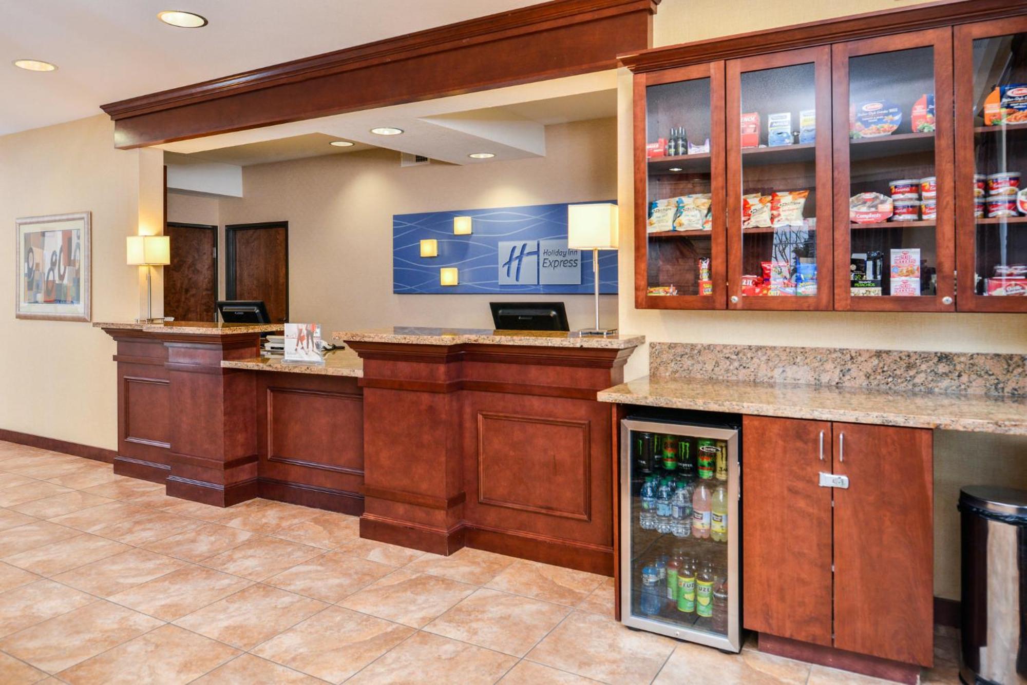 Holiday Inn Express Hotel & Suites Portland - Jantzen Beach By Ihg Экстерьер фото
