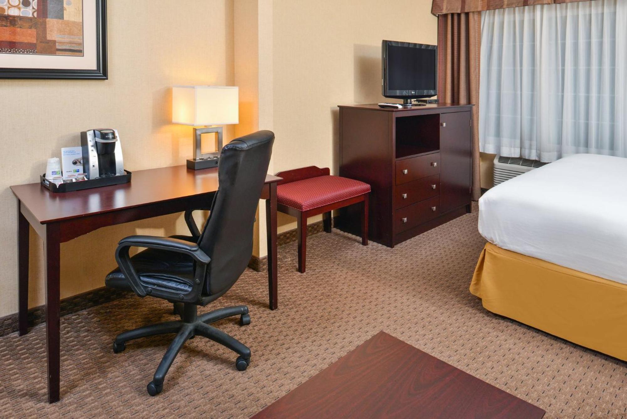 Holiday Inn Express Hotel & Suites Portland - Jantzen Beach By Ihg Экстерьер фото
